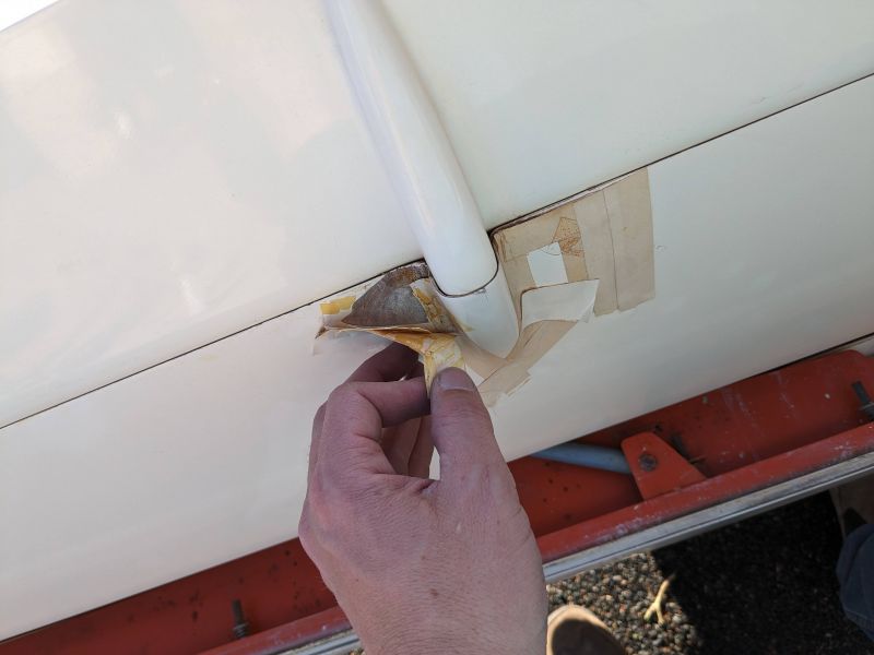 File:Asw20 wing gelcoat damage.jpg